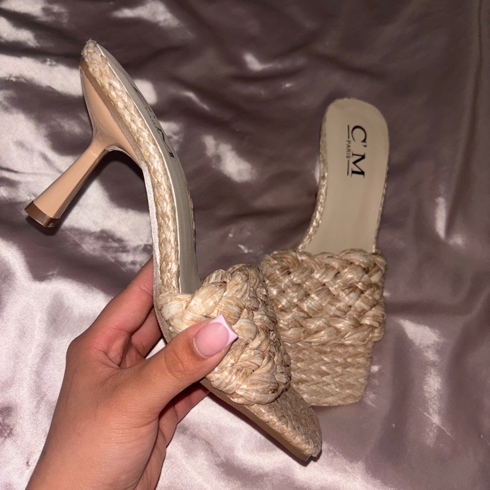Beige Woven Heeled Sandals ⭐️